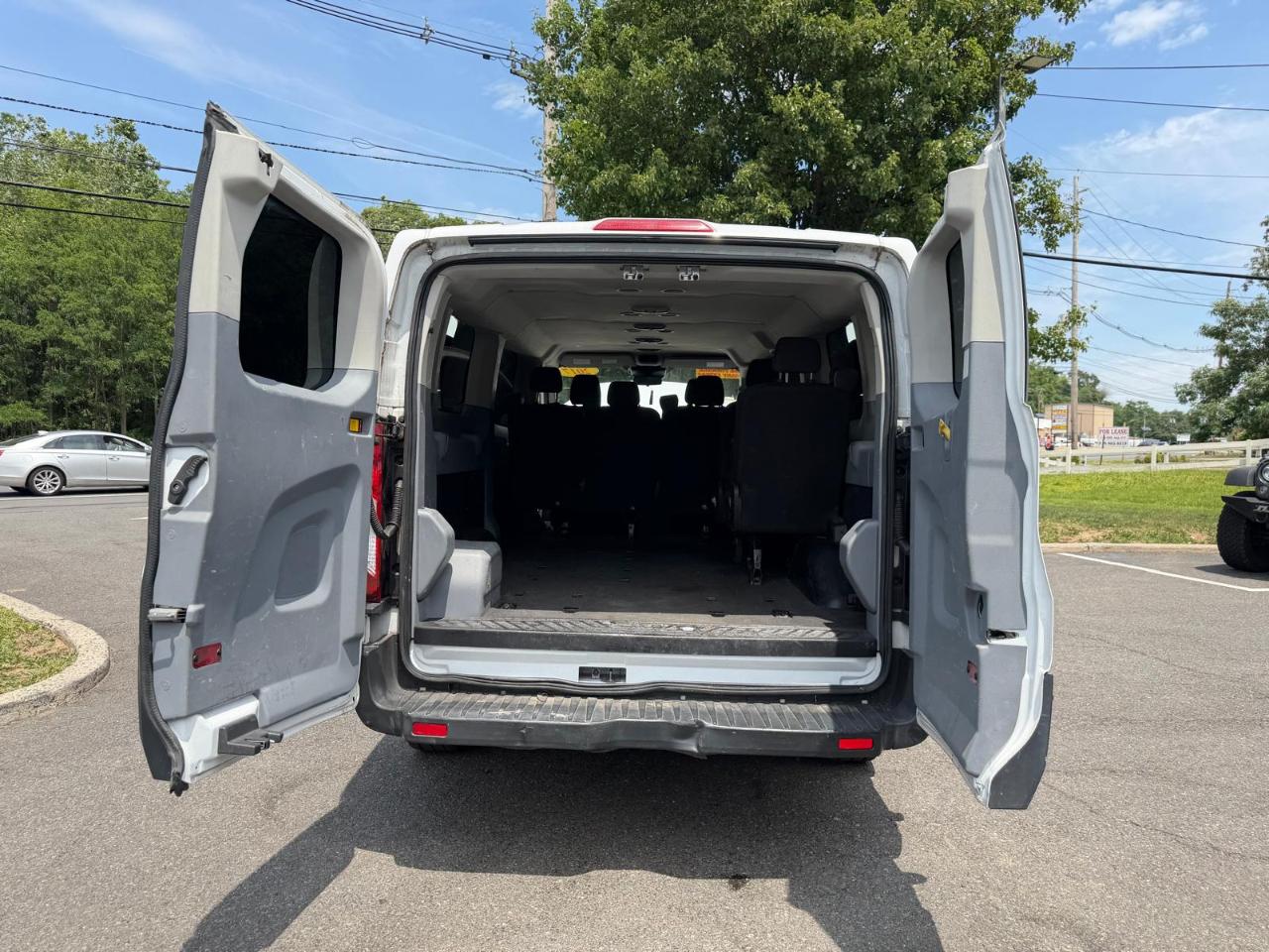 Ford Transit 350 Wagon Low Roof XLT 60/40 Pass. 148-in. WB 2017
