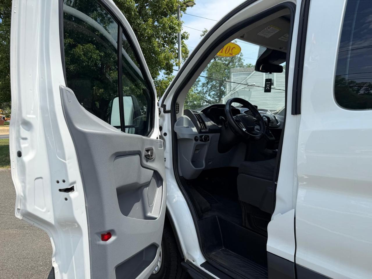 Ford Transit 350 Wagon Low Roof XLT 60/40 Pass. 148-in. WB 2017