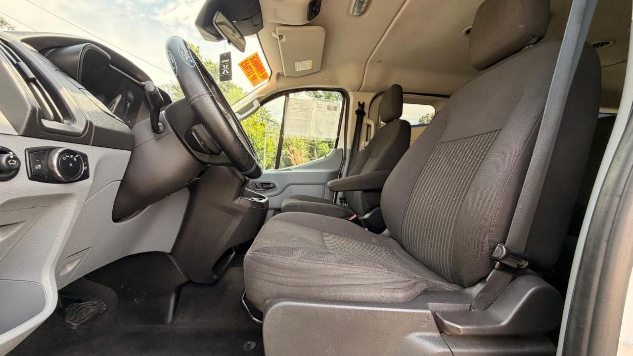 Ford Transit 350 Wagon Low Roof XLT 60/40 Pass. 148-in. WB 2017