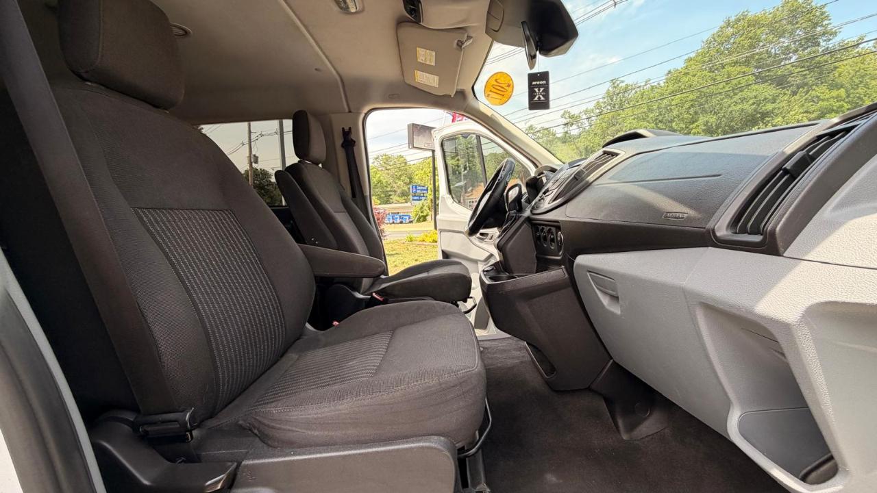 Ford Transit 350 Wagon Low Roof XLT 60/40 Pass. 148-in. WB 2017