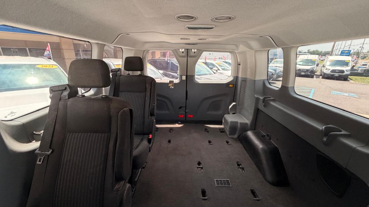 Ford Transit 350 Wagon Low Roof XLT 60/40 Pass. 148-in. WB 2017