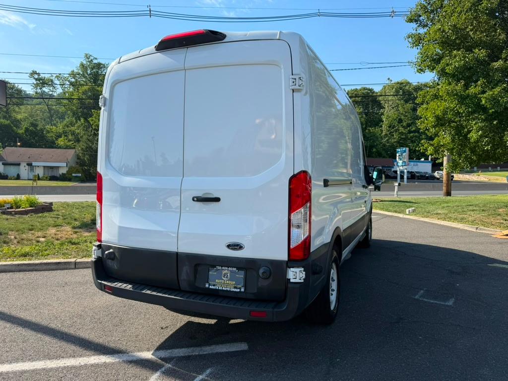Ford Transit 150 Van Med. Roof w/Sliding Pass. 148-in. WB 2018