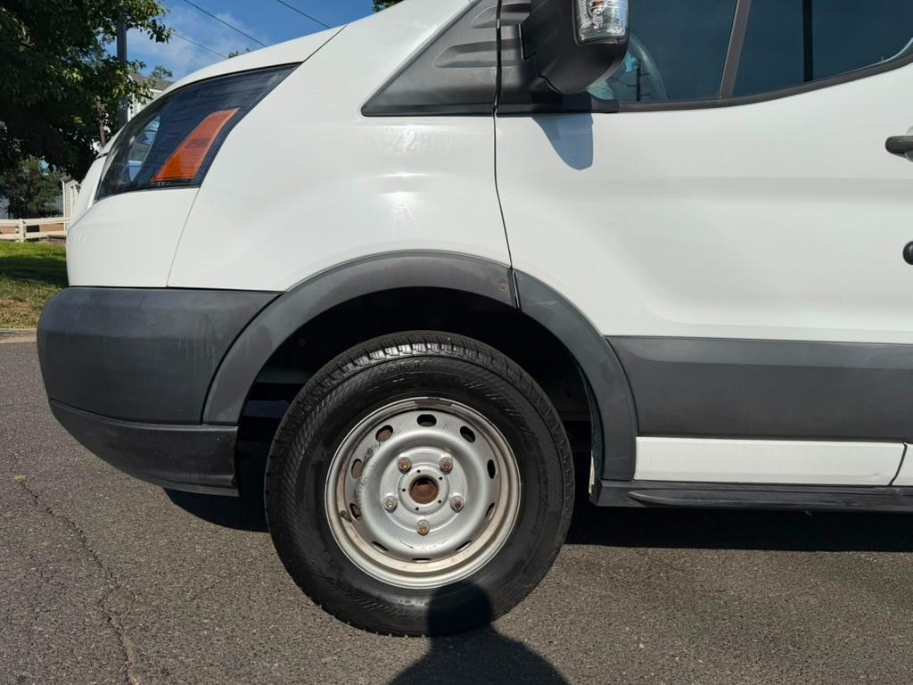 Ford Transit 150 Van Med. Roof w/Sliding Pass. 148-in. WB 2018