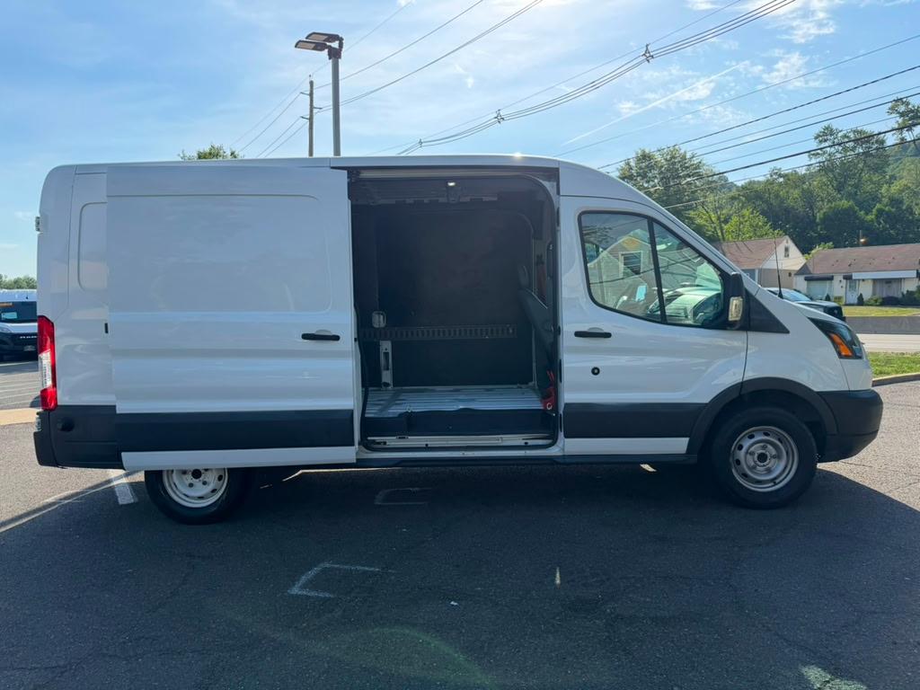 Ford Transit 150 Van Med. Roof w/Sliding Pass. 148-in. WB 2018