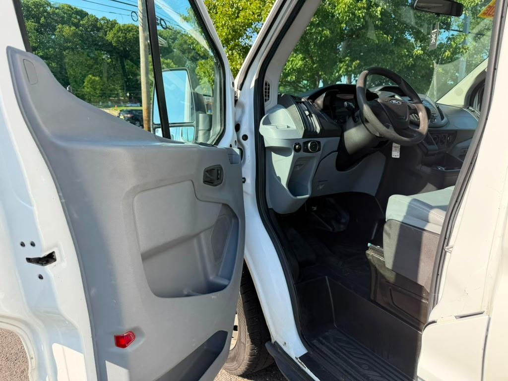 Ford Transit 150 Van Med. Roof w/Sliding Pass. 148-in. WB 2018