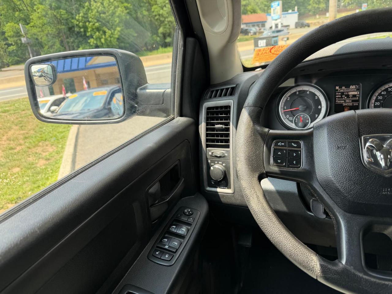 RAM 2500 Tradesman Crew Cab LWB 4WD 2017