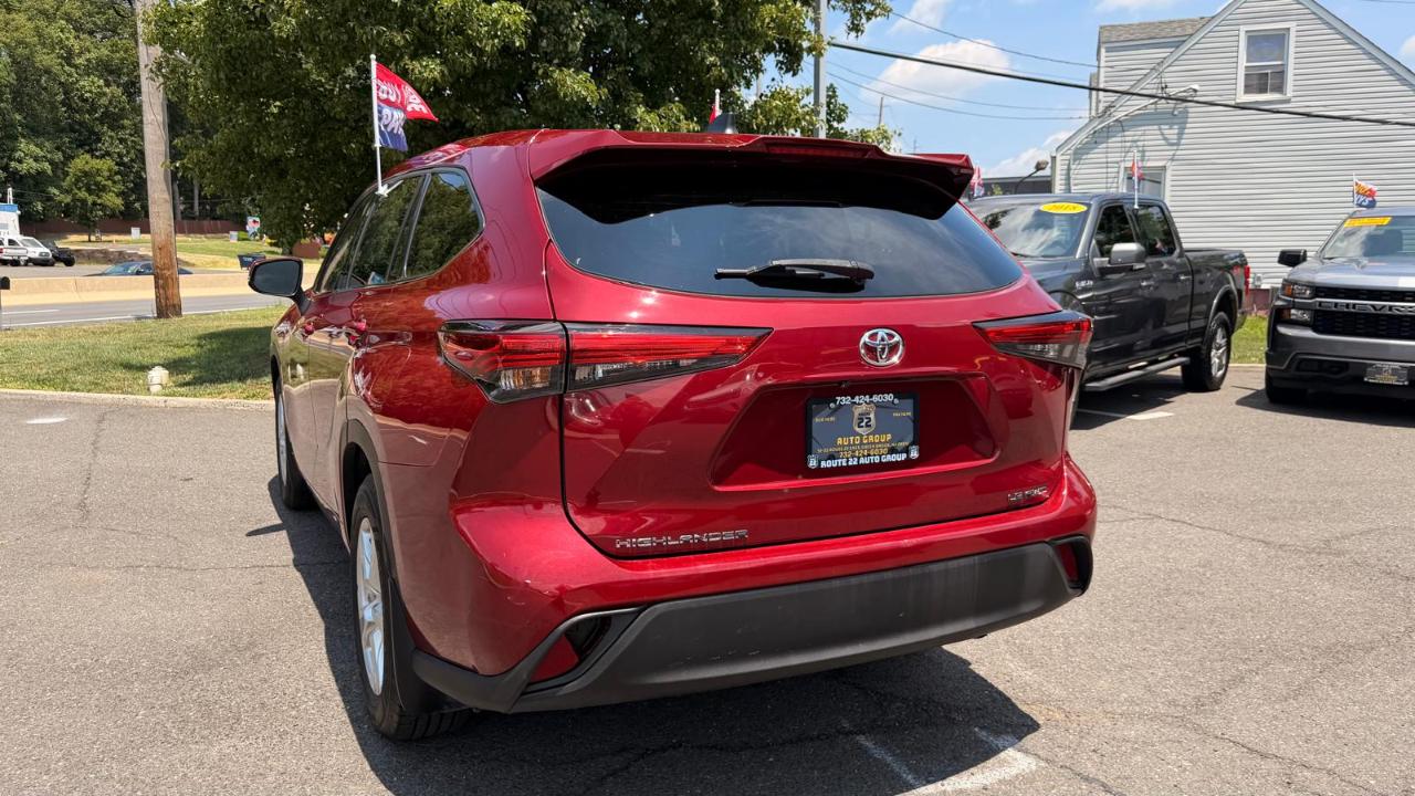 Toyota Highlander LE AWD V6 2022