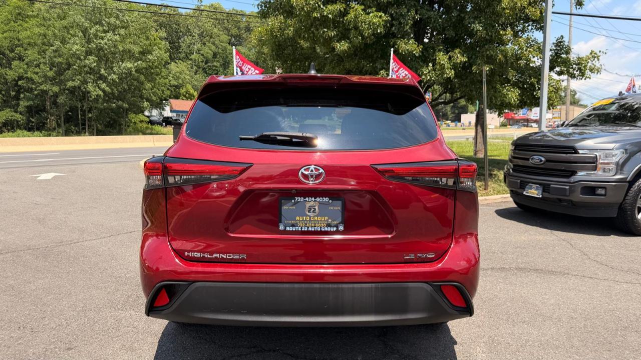 Toyota Highlander LE AWD V6 2022