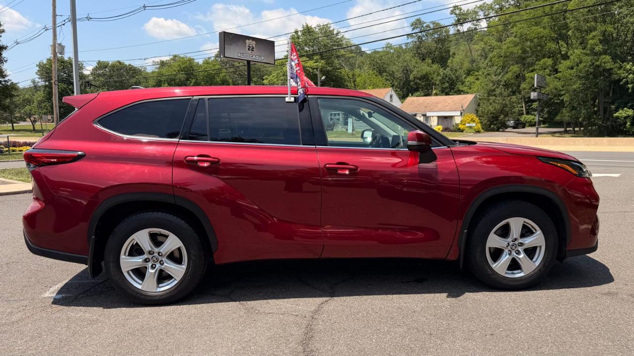 Toyota Highlander LE AWD V6 2022