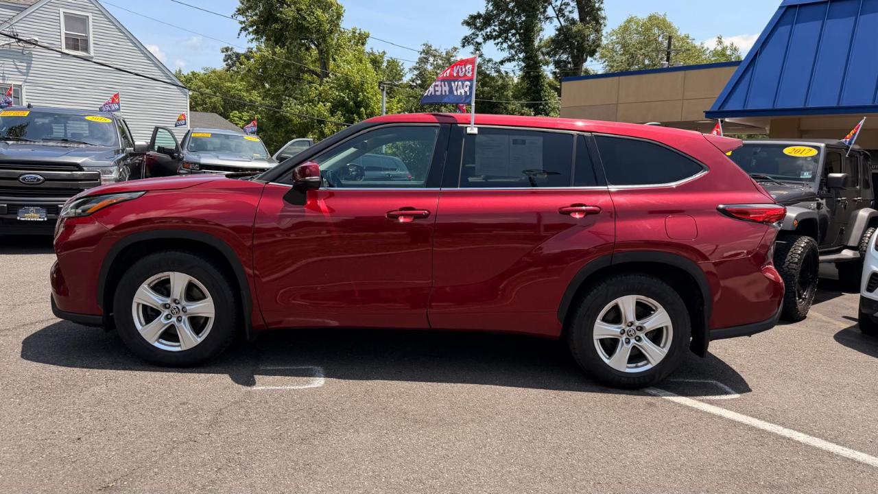 Toyota Highlander LE AWD V6 2022