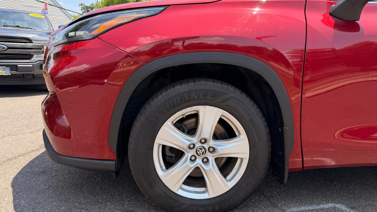 Toyota Highlander LE AWD V6 2022