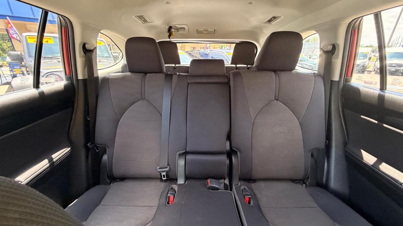 Toyota Highlander LE AWD V6 2022