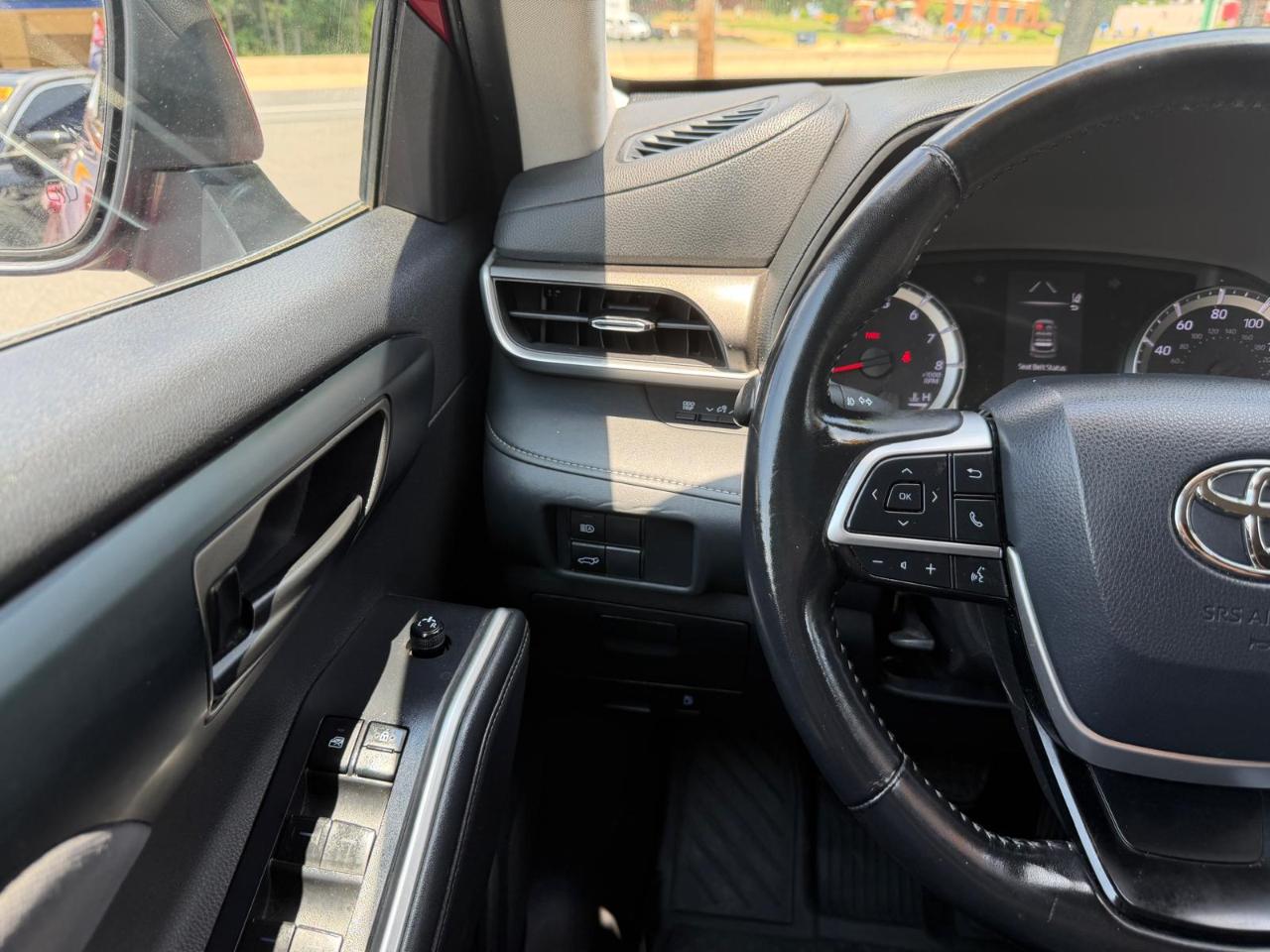 Toyota Highlander LE AWD V6 2022