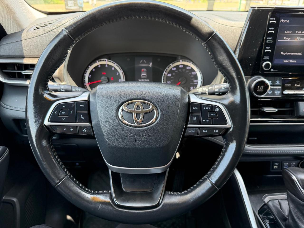 Toyota Highlander LE AWD V6 2022
