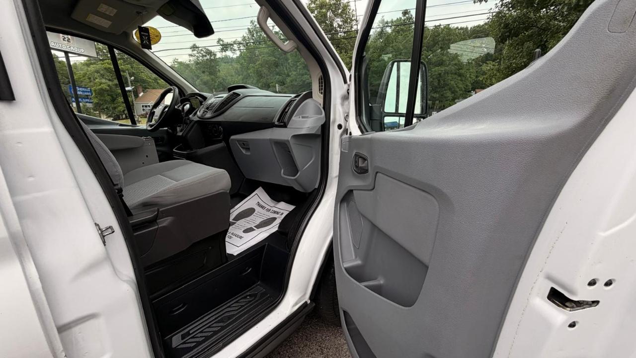 Ford Transit 350 Van Low Roof w/Sliding Pass. 148-in. WB 2019