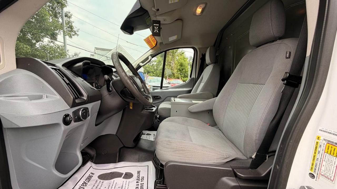 Ford Transit 350 Van Low Roof w/Sliding Pass. 148-in. WB 2019