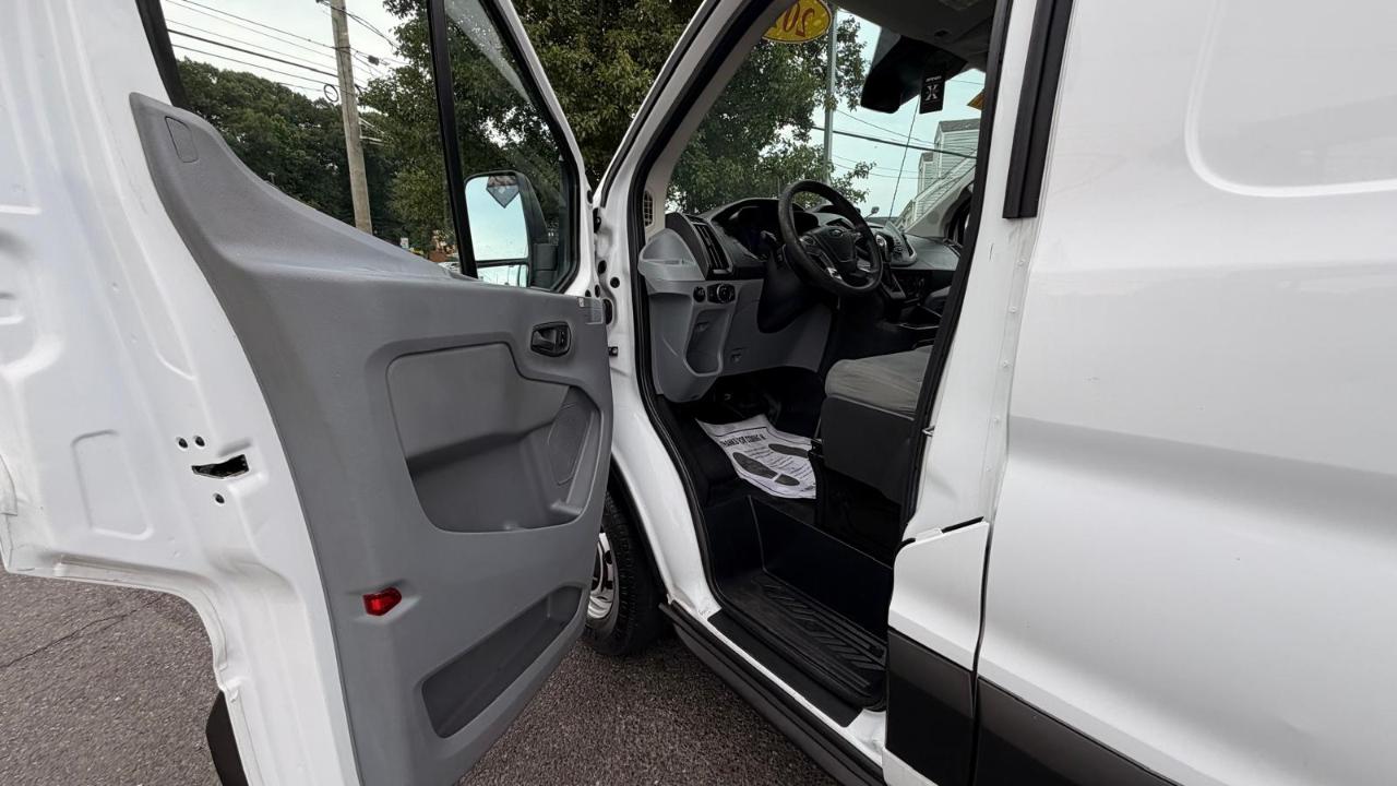 Ford Transit 350 Van Low Roof w/Sliding Pass. 148-in. WB 2019