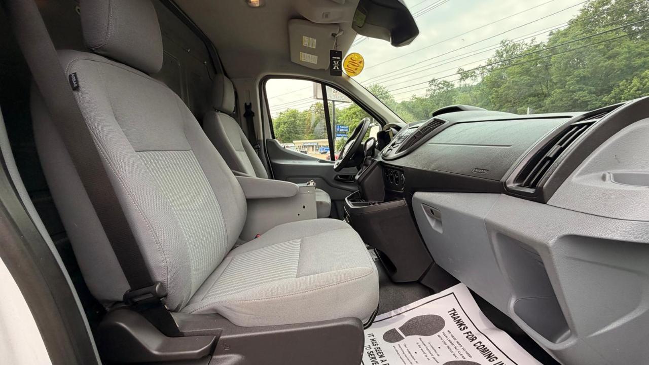 Ford Transit 350 Van Low Roof w/Sliding Pass. 148-in. WB 2019