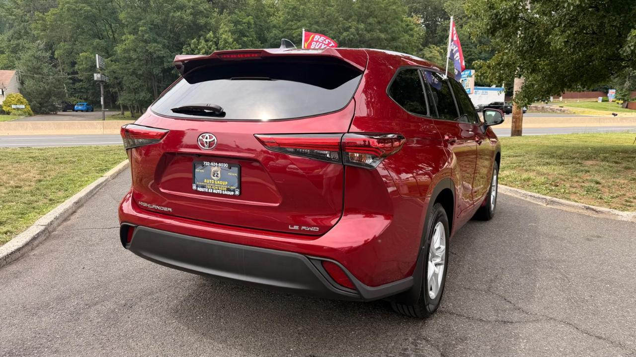 Toyota Highlander LE AWD V6 2022
