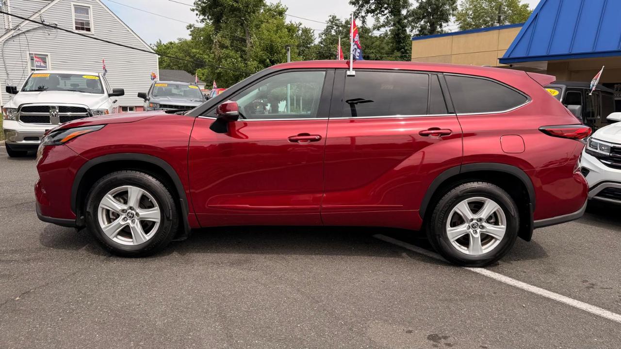 Toyota Highlander LE AWD V6 2022