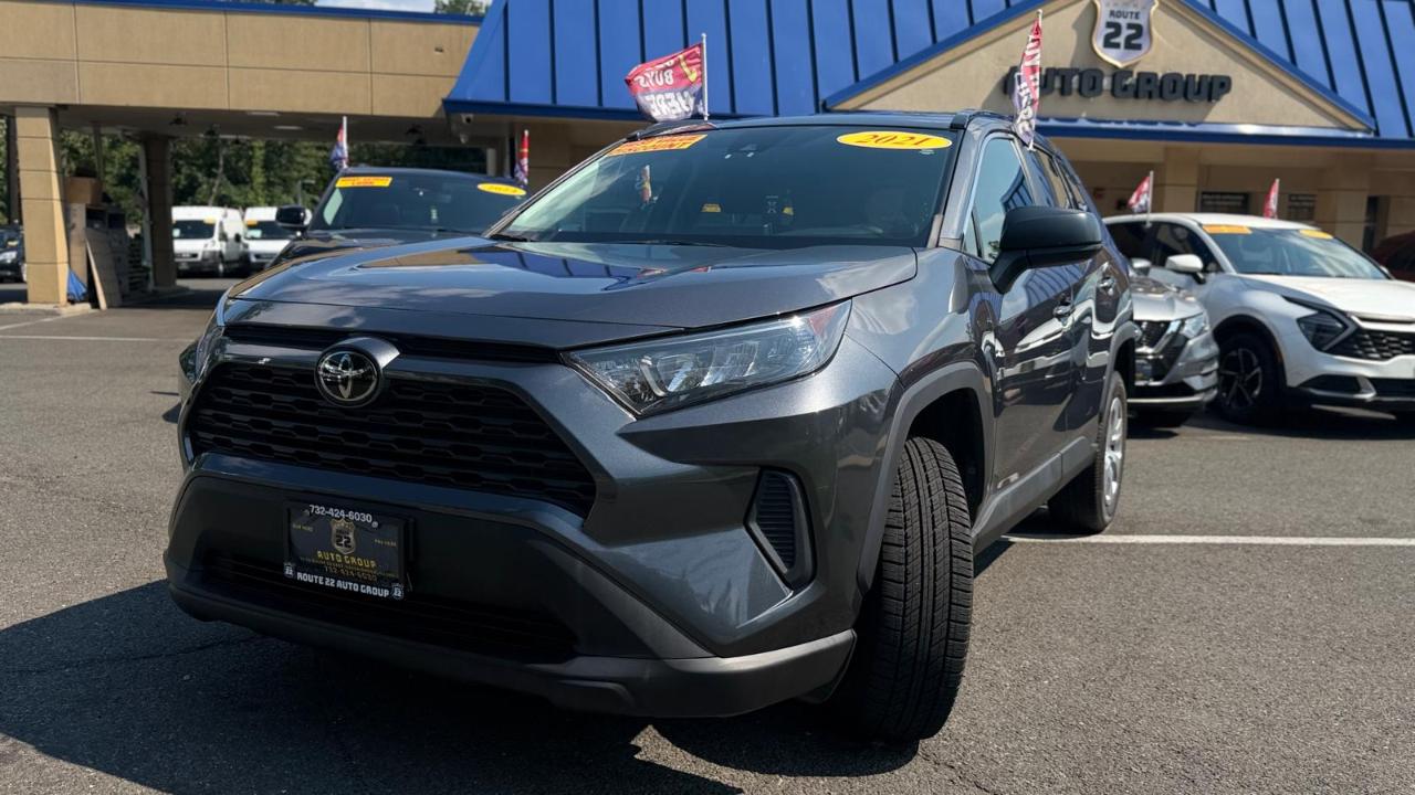 Toyota RAV4 LE AWD 2021
