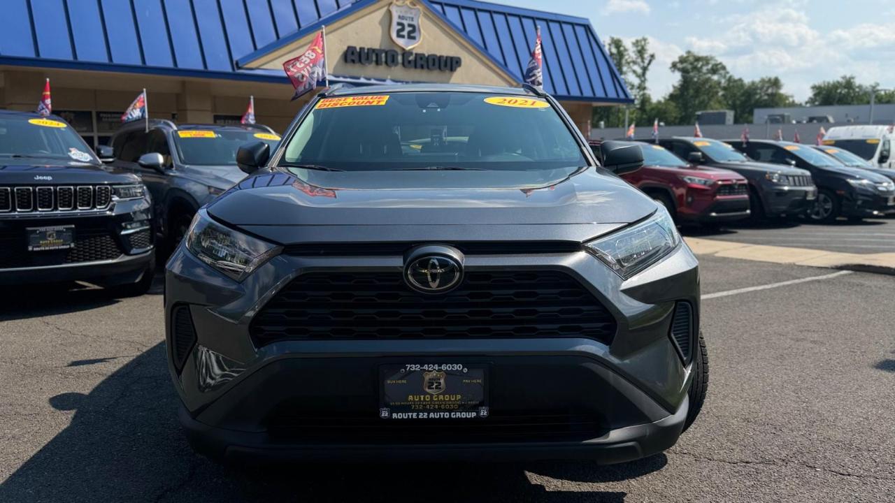 Toyota RAV4 LE AWD 2021