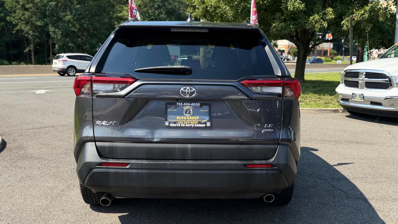 Toyota RAV4 LE AWD 2021