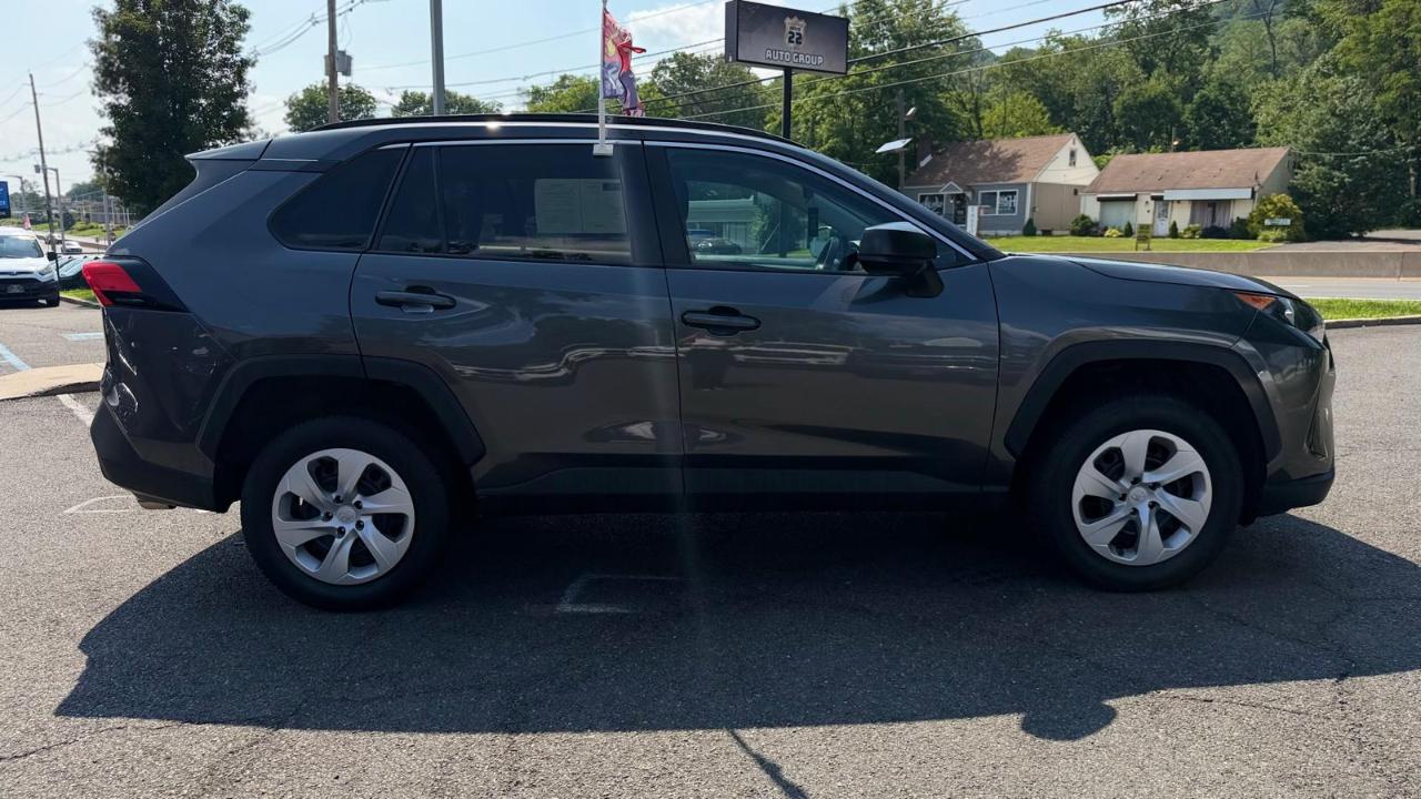 Toyota RAV4 LE AWD 2021