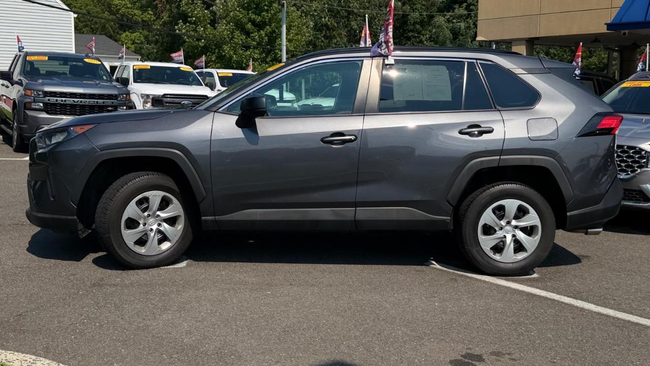 Toyota RAV4 LE AWD 2021