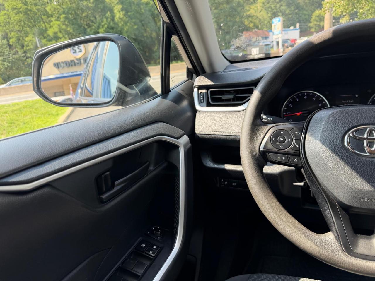 Toyota RAV4 LE AWD 2021
