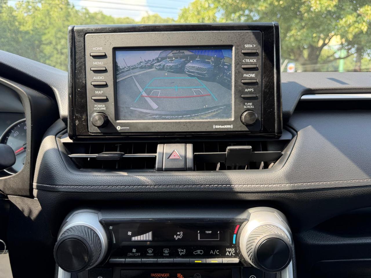Toyota RAV4 LE AWD 2021