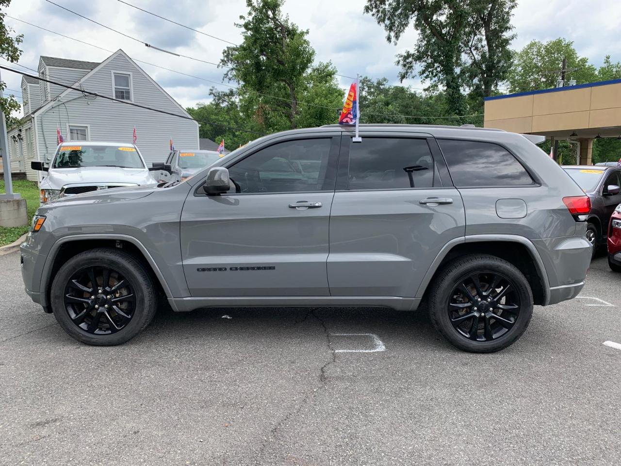 Jeep Grand Cherokee Laredo 4WD 2020