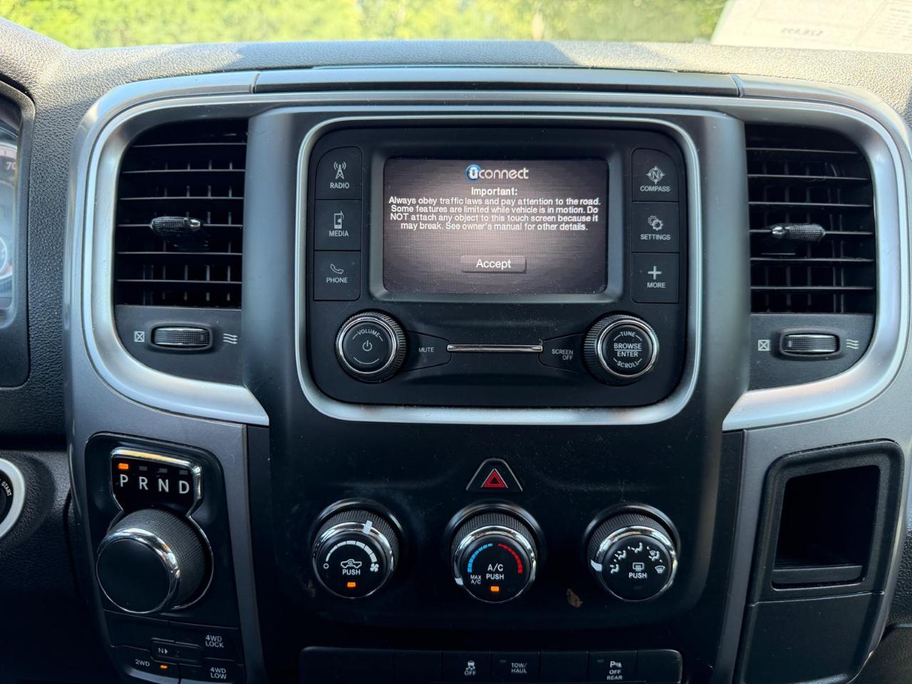 RAM 1500 SLT Quad Cab 4WD 2021
