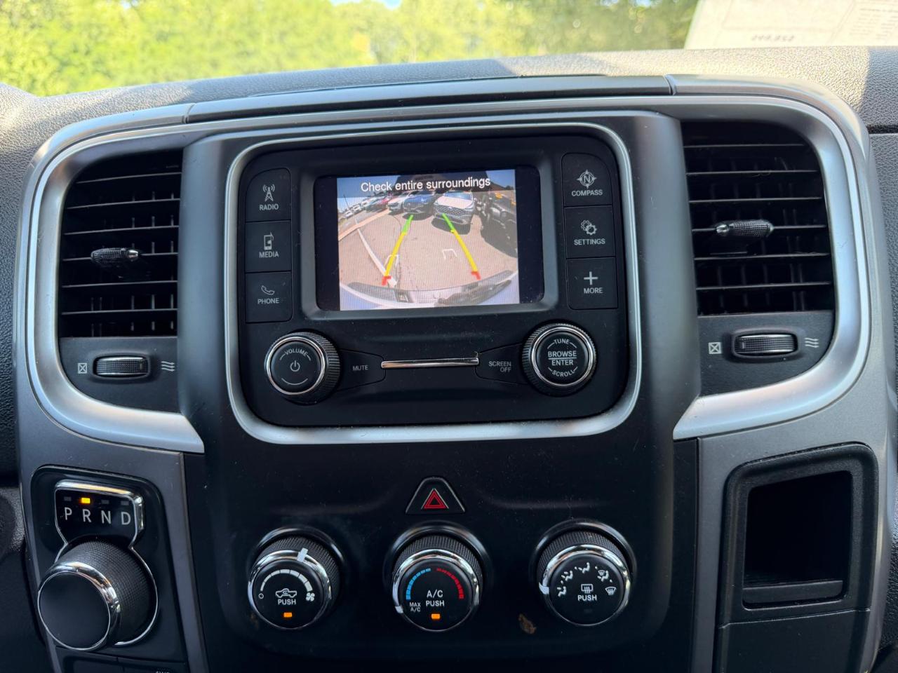 RAM 1500 SLT Quad Cab 4WD 2021
