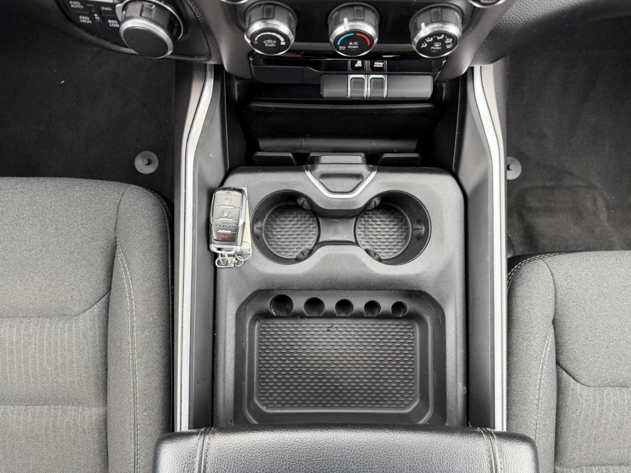 RAM 1500 Big Horn Quad Cab 4WD 2020