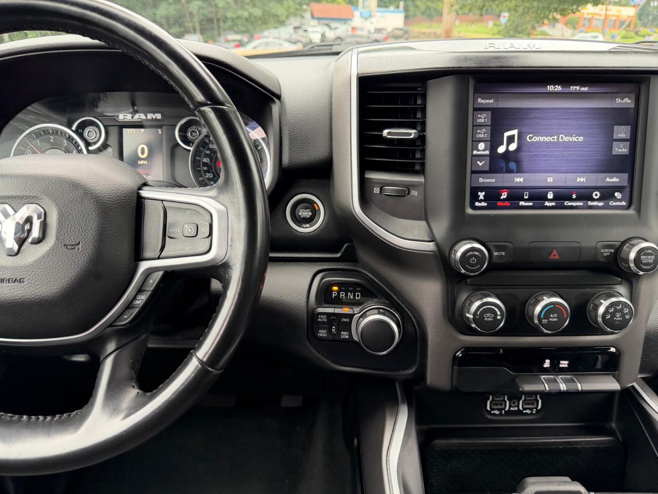 RAM 1500 Big Horn Quad Cab 4WD 2020