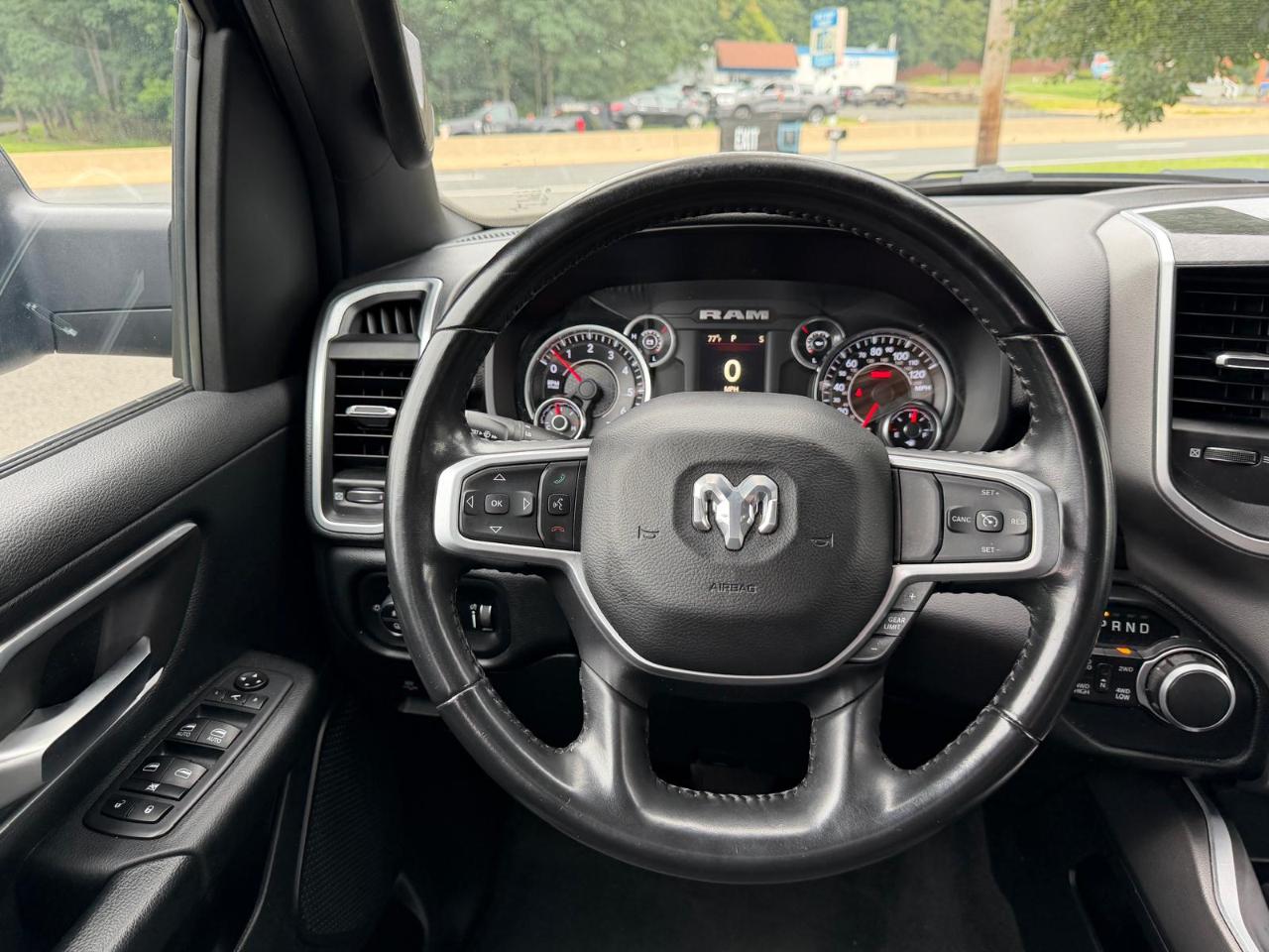 RAM 1500 Big Horn Quad Cab 4WD 2020