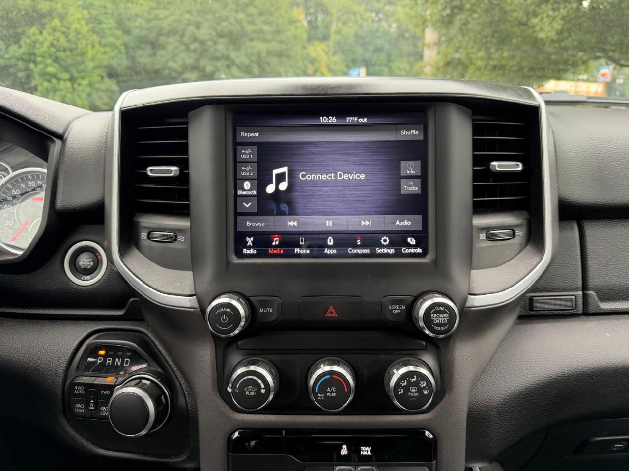 RAM 1500 Big Horn Quad Cab 4WD 2020