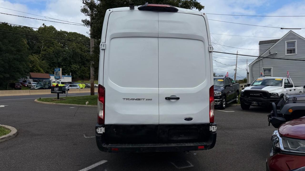 Ford Transit 250 Van High Roof w/Sliding Pass. 148-in. WB EL 2020