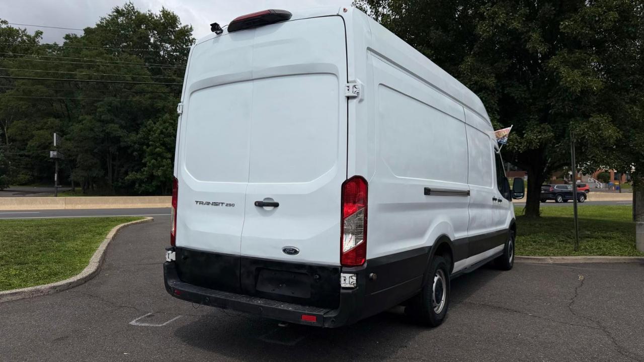 Ford Transit 250 Van High Roof w/Sliding Pass. 148-in. WB EL 2020