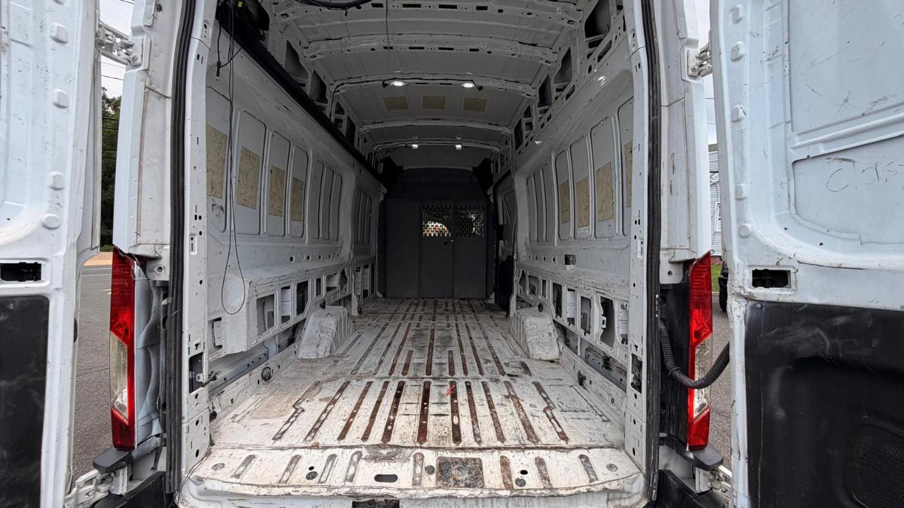 Ford Transit 250 Van High Roof w/Sliding Pass. 148-in. WB EL 2020