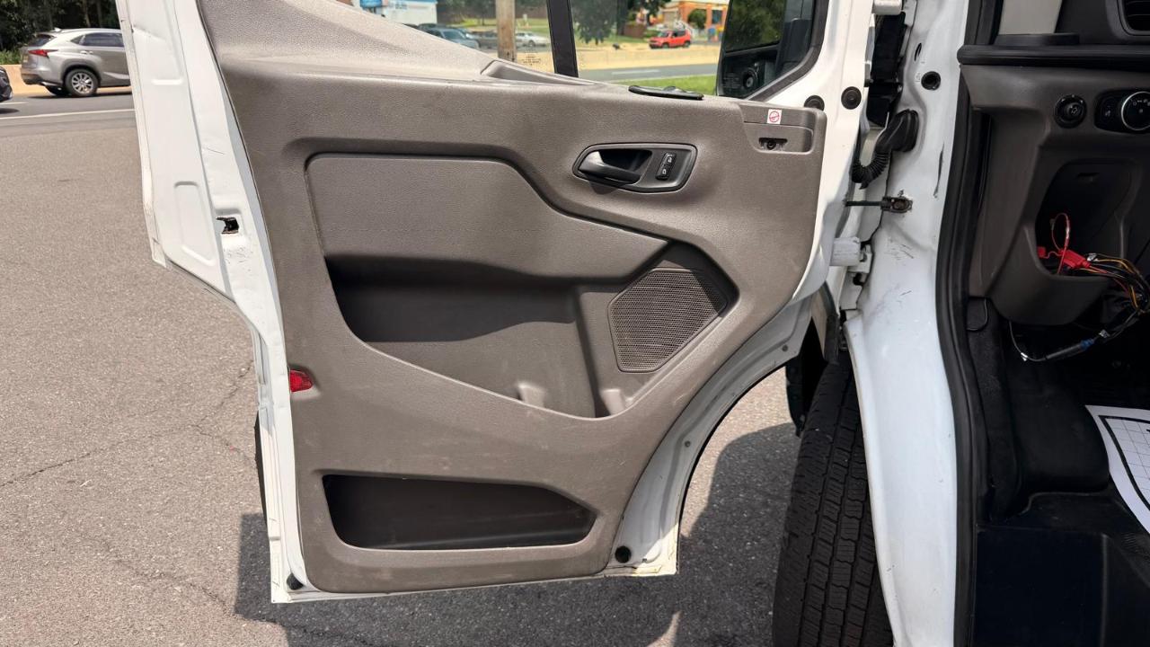 Ford Transit 250 Van High Roof w/Sliding Pass. 148-in. WB EL 2020