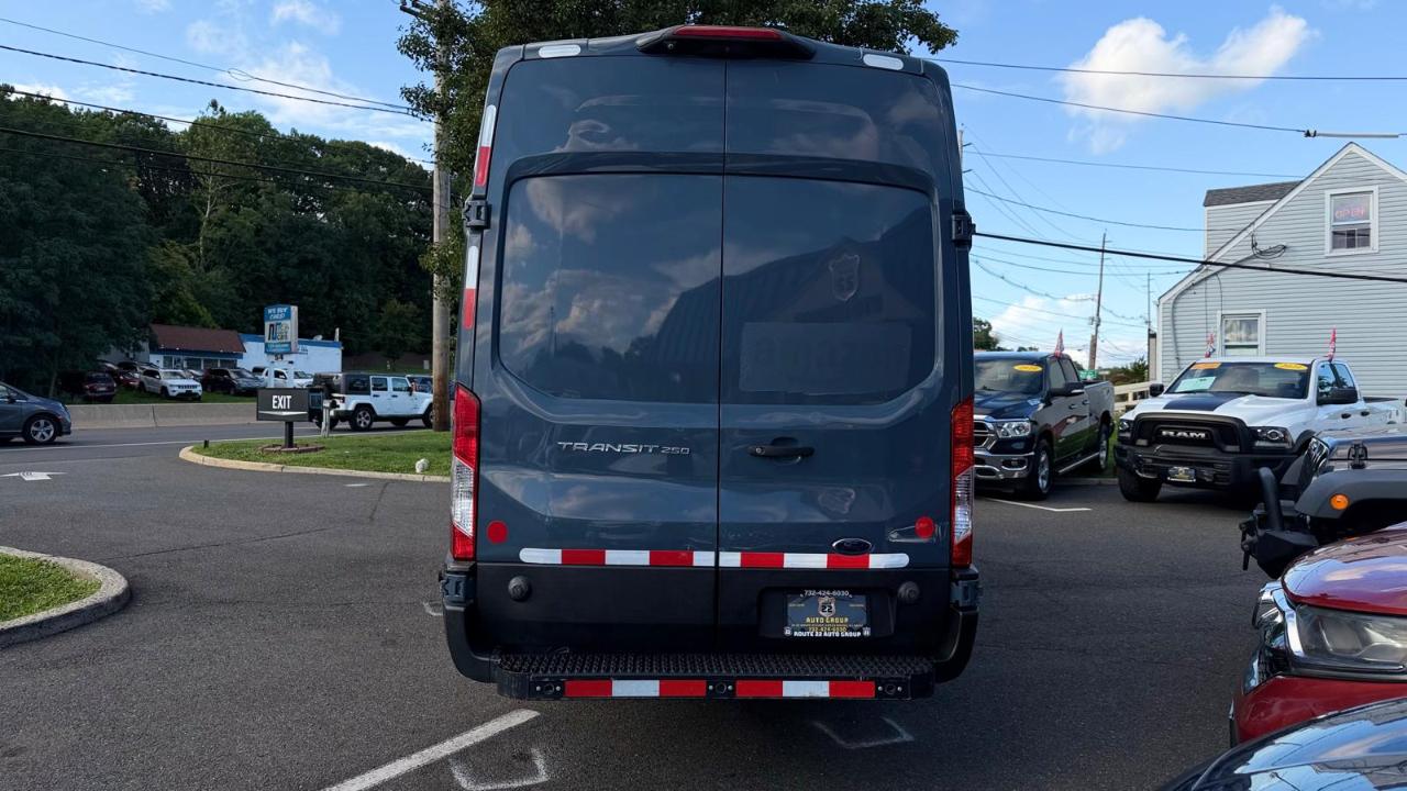 Ford Transit 250 Van High Roof w/Sliding Pass. 148-in. WB EL 2019
