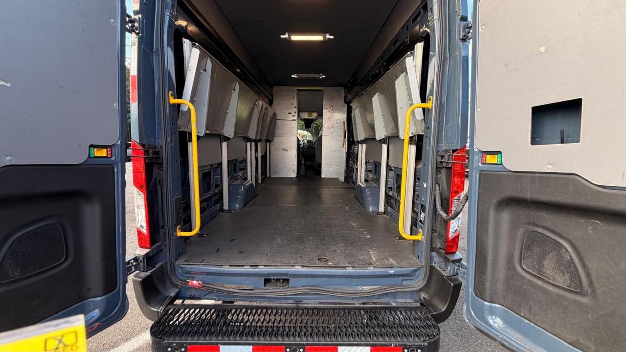 Ford Transit 250 Van High Roof w/Sliding Pass. 148-in. WB EL 2019