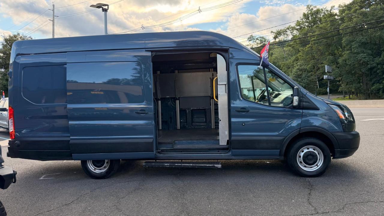 Ford Transit 250 Van High Roof w/Sliding Pass. 148-in. WB EL 2019