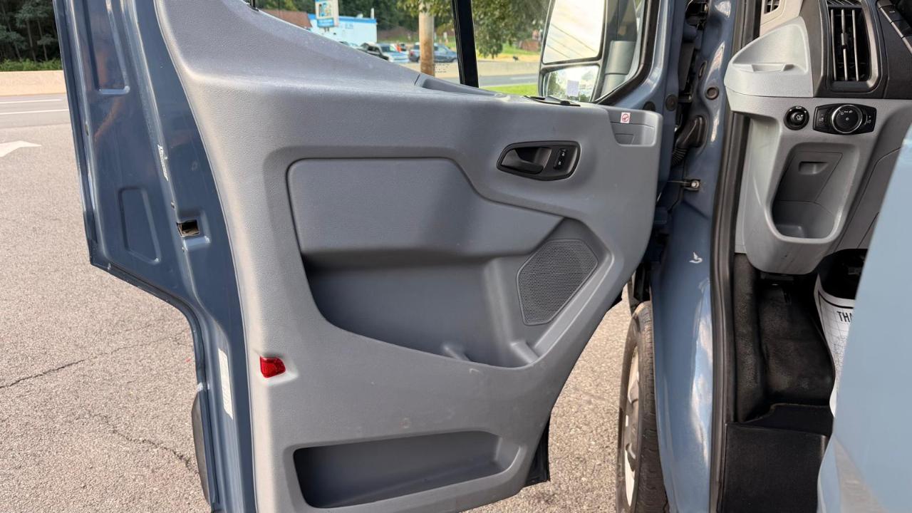 Ford Transit 250 Van High Roof w/Sliding Pass. 148-in. WB EL 2019