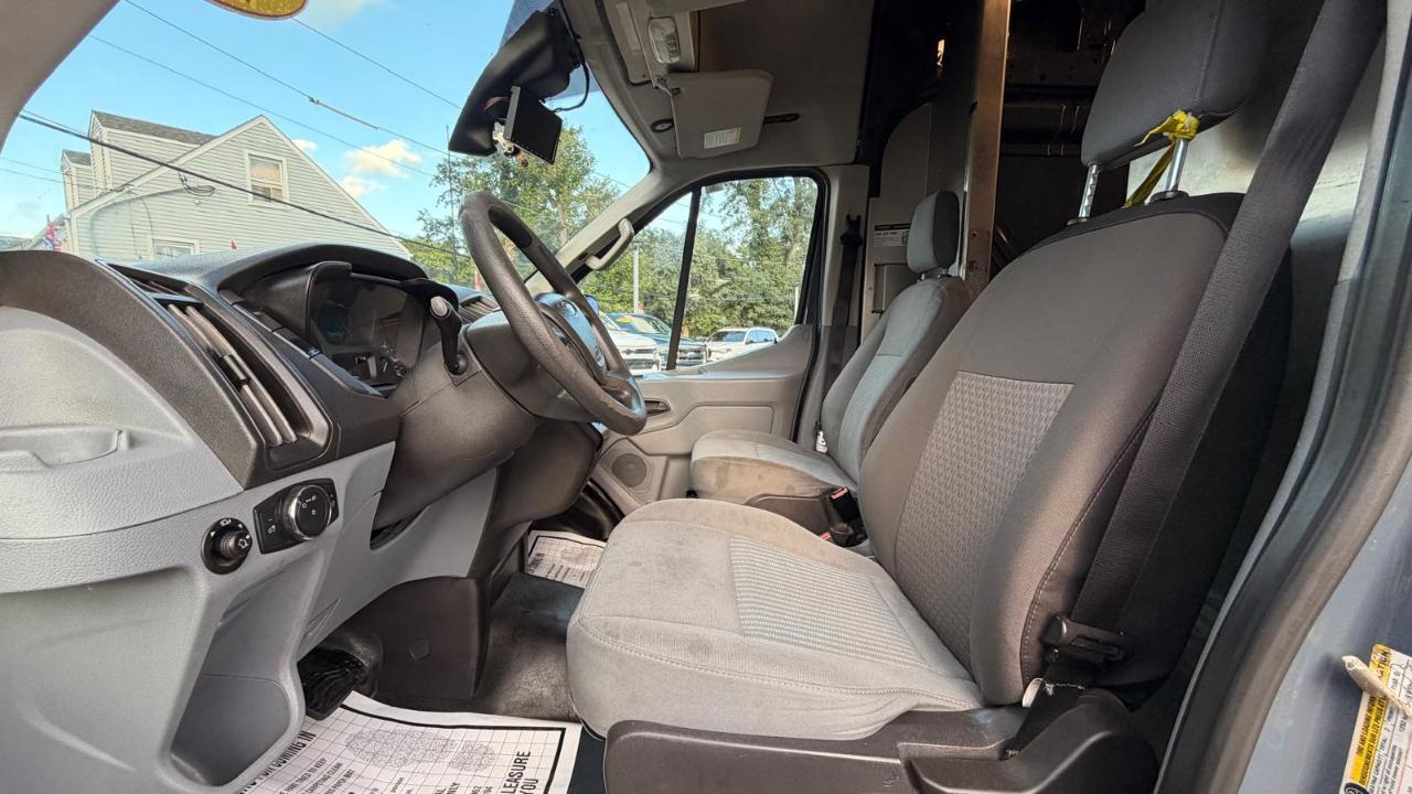 Ford Transit 250 Van High Roof w/Sliding Pass. 148-in. WB EL 2019