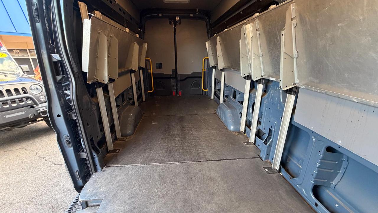 Ford Transit 250 Van High Roof w/Sliding Pass. 148-in. WB EL 2019
