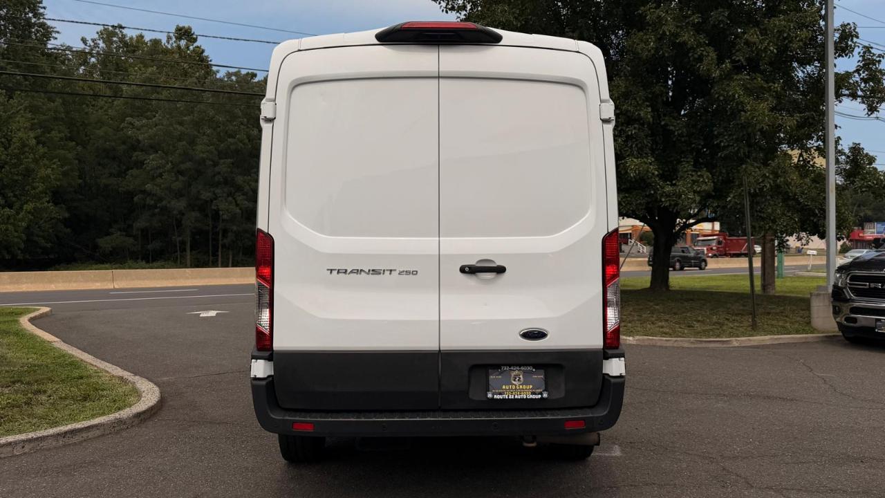 Ford Transit 250 Van 2023