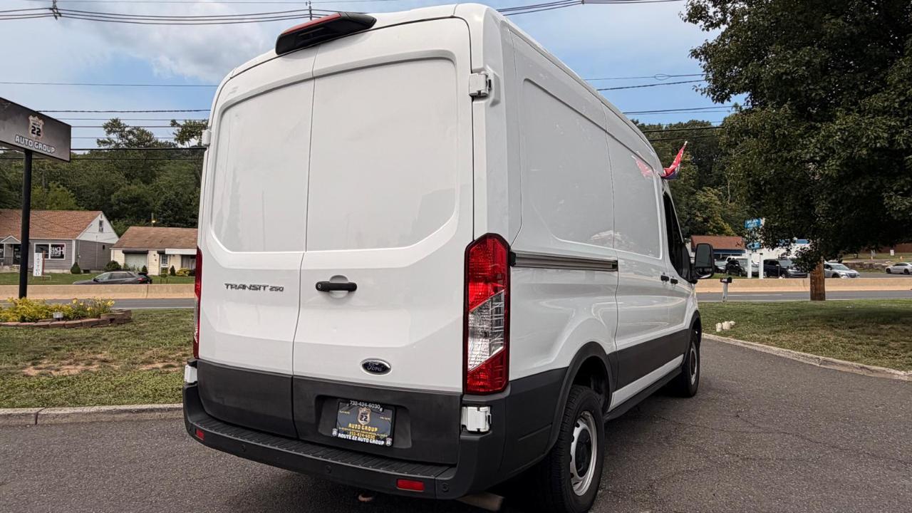 Ford Transit 250 Van 2023